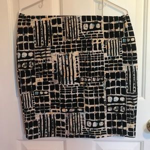 LuLaRoe Cassie Size L Abstract Artsy Pattern